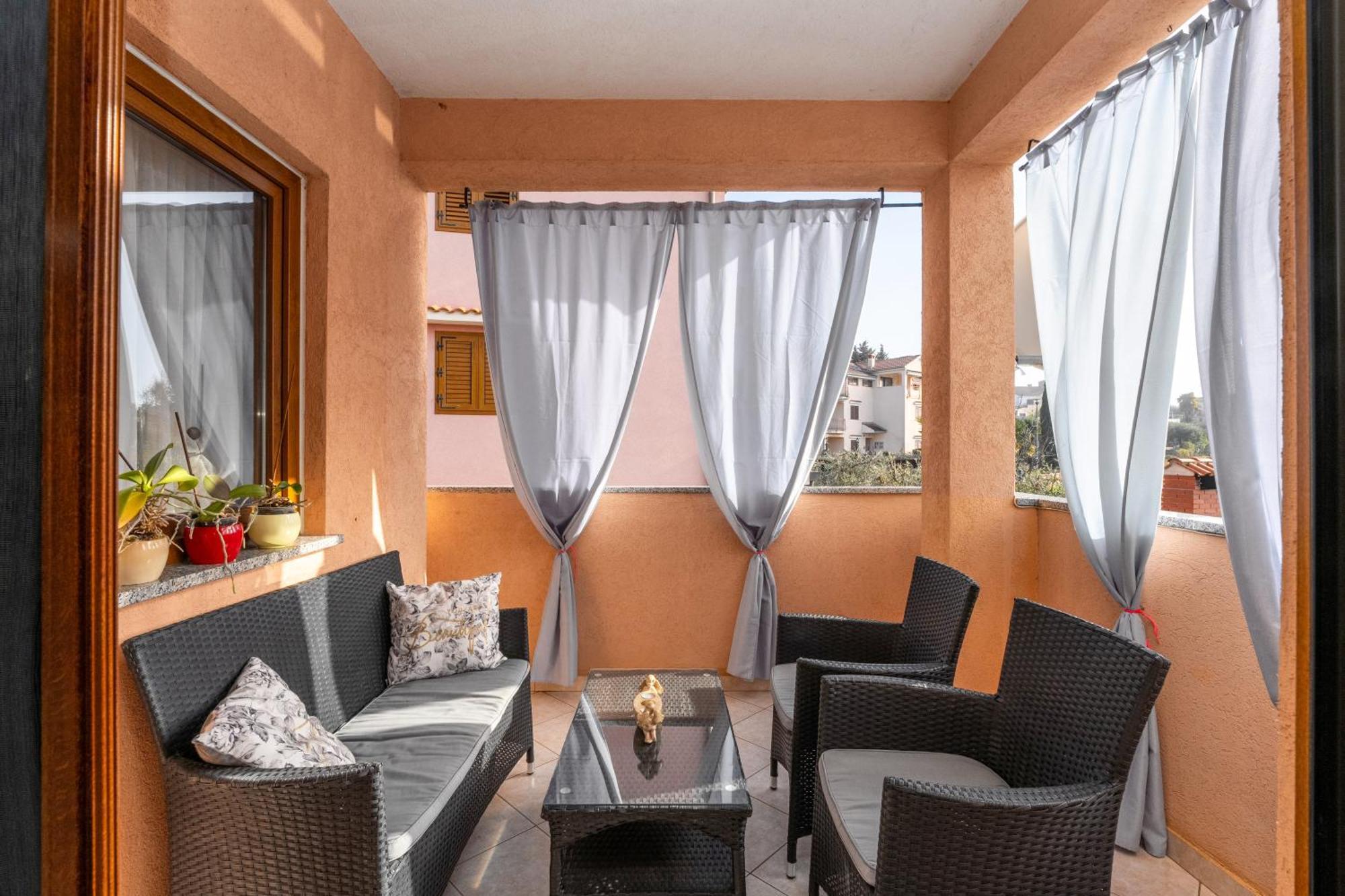 Apartment Morena Пореч Экстерьер фото